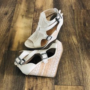 BUCKLE WEDGES🎉😍